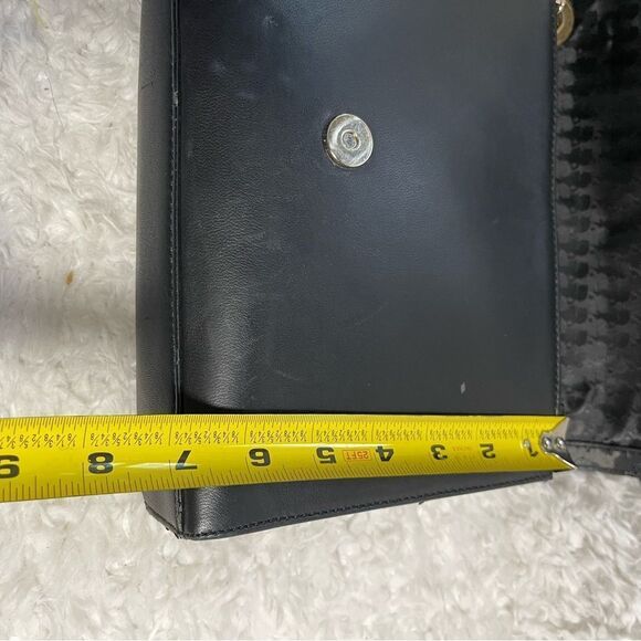 Karl Lagerfeld Purse Womens Black Quilted Shoulder Bag Gold tone Chain Strap - Picture 9 of 16